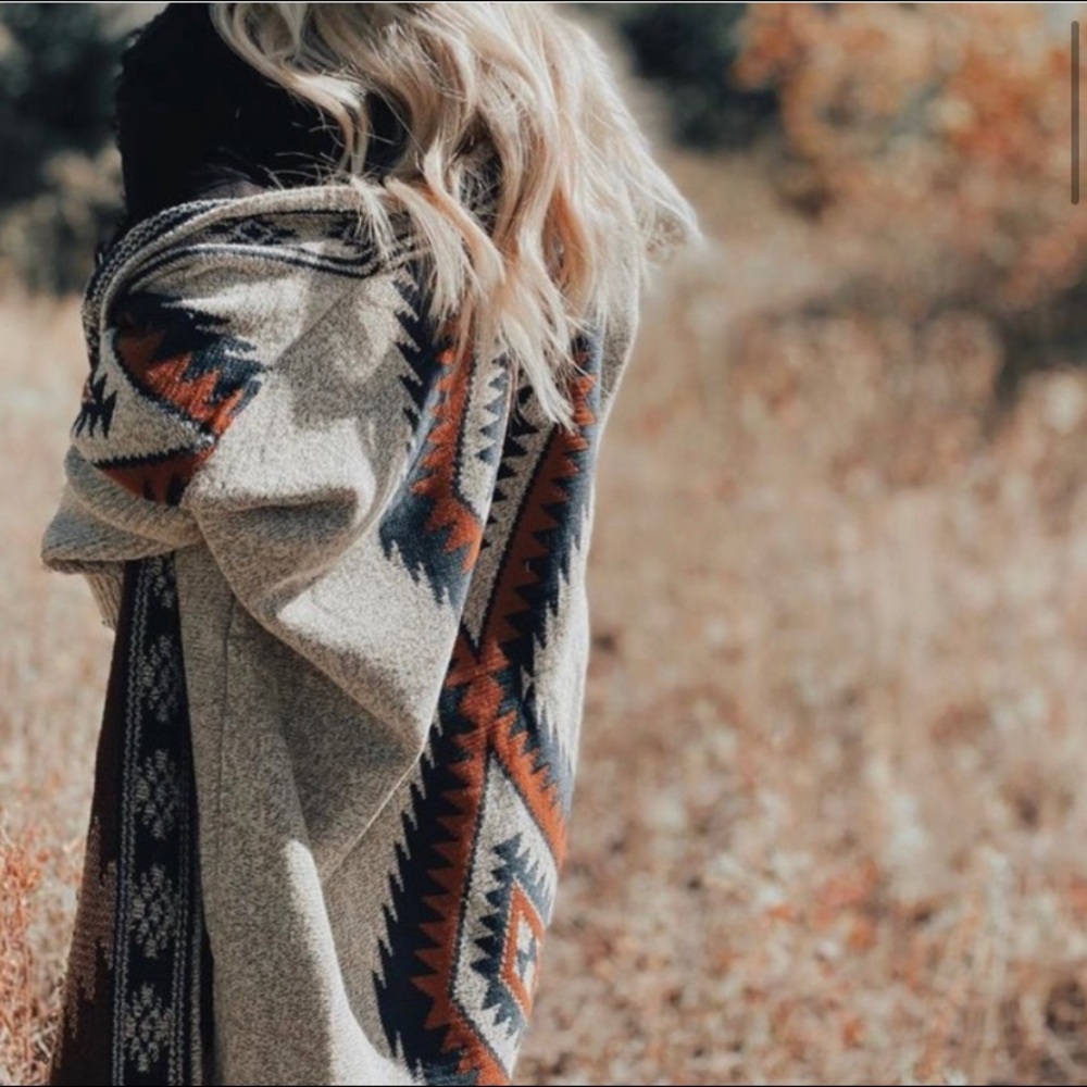 New Aztec Yellowstone Blanket Cardigan Sweater Western Southwest Grey Cozy Fall - Picture 2 of 9